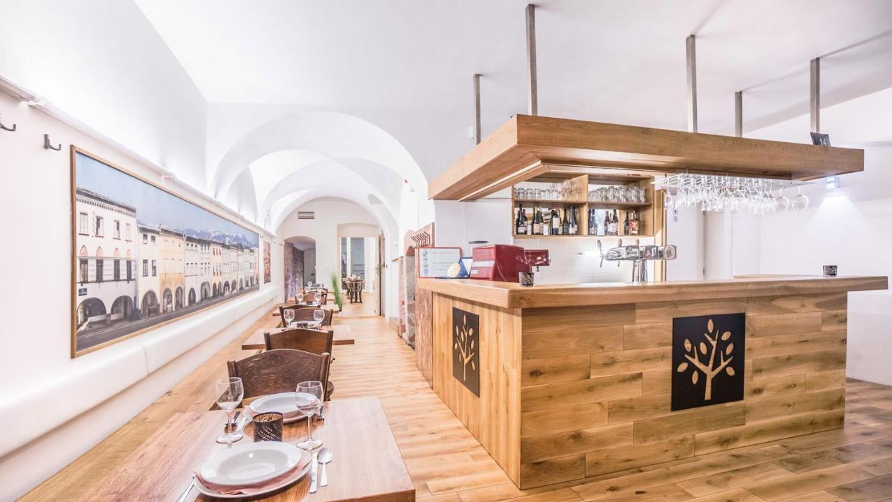 Penzion A Restaurace 14 Hostinné Exteriér fotografie